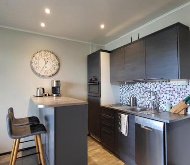 Ellivuori Apartment | Ellivuori Suite with Sauna and Balcony