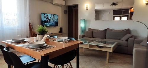 Paloukia Apartment | Ellora Suite
