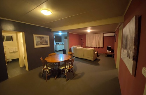 Cooma House | Ellstanmor Guesthouse Cooma