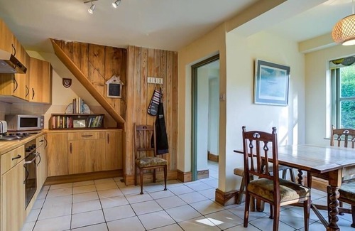 Paxford Cottage | ELM VIEW, pet friendly, character holiday cottage in Chipping Campden