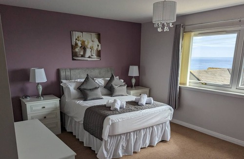 Spittal Apartment | Elmbank House apartment with island views