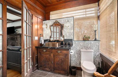 Upper Telegraph House | Elmwood House Berkeley