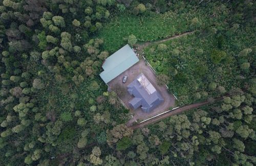 Anakkara Villa | Elora Plantation Villa By Cluster cloud