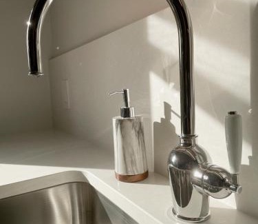 Elora Apartment | Elora’s Irvine River Suite