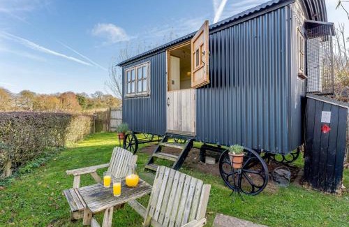 Hassocks House | Elsie's Hut