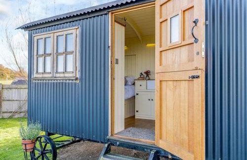 Hassocks House | Elsie's Hut