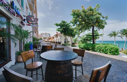Mang Yang Apartment | Elyhaven & Bar Venice 89 Fireworks Sea View