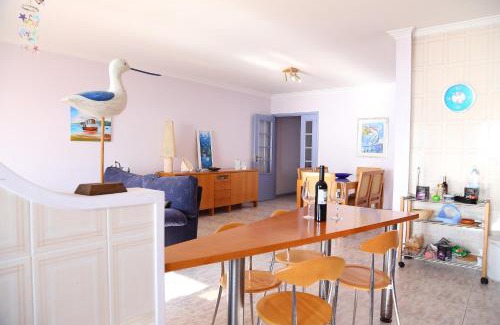 A Ver-o-Mar Apartment | Em Cima Da Areia