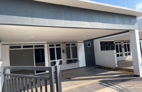 Bukit Kuin Satu House | EM Roomstay KOTASAS Kuantan room rental MALE ONLY