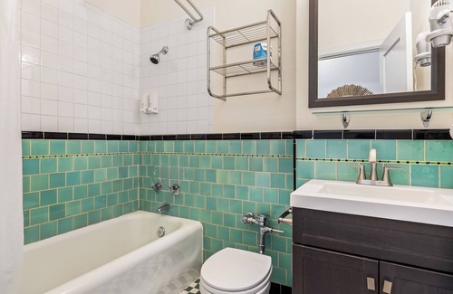 Tenderloin Hotel | Embassy Hotel