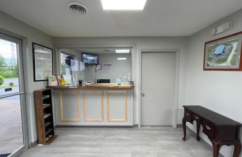 Hohenwald Hotel | Embassy Inn - Hohenwald