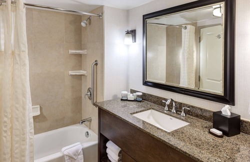 Midtown Anchorage Hotel | Embassy Suites Anchorage
