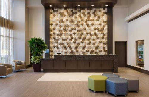 The Woodlands Hotel | Embassy Suites by Hilton The Woodlands