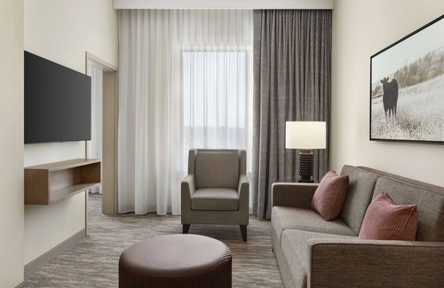 Round Rock Hotel | Embassy Suites by Hilton Round Rock
