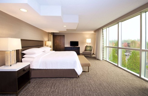 East Lake Hills Hotel | Embassy Suites by Hilton Seattle Bellevue