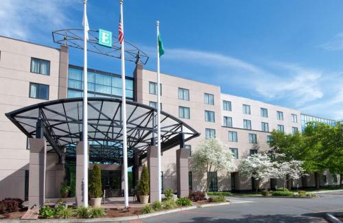 Lynnwood Hotel | Embassy Suites by Hilton Seattle North Lynnwood