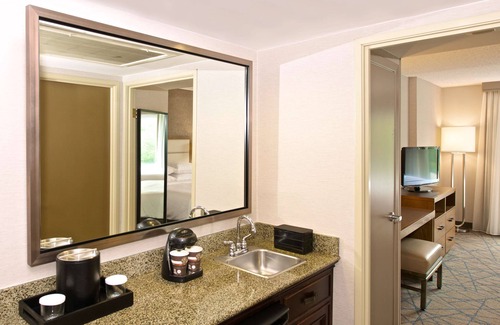 Lynnwood Hotel | Embassy Suites by Hilton Seattle North Lynnwood