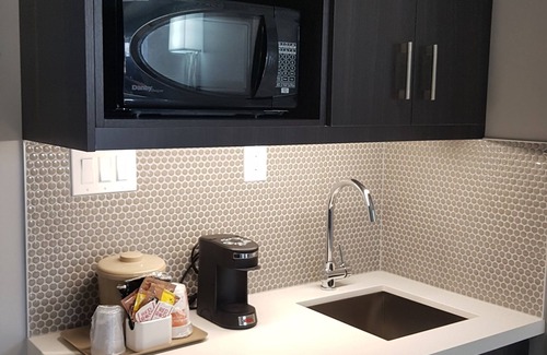 Northeast Mississauga Hotel | Embassy Suites by Hilton Toronto Airport