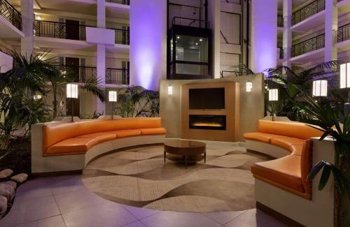 Piscataway Hotel | Embassy Suites by Hilton Piscataway Somerset