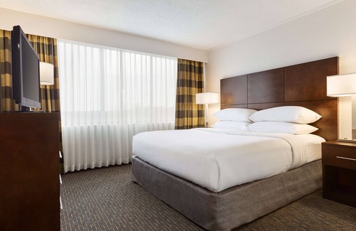 Linthicum Heights Hotel | Embassy Suites by Hilton Baltimore at BWI Airport