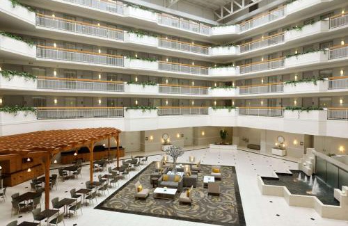 Newark Hotel | Embassy Suites Newark - Wilmington/South