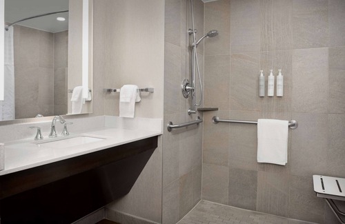 Springfield Hotel | Embassy Suites Springfield