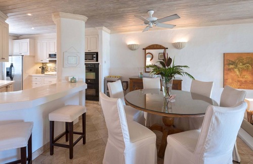 Gibbs Bay Villa | Emerald Beach 5 Aspica - A Luxury 3 Bedroom Town House on Gibbs Beach