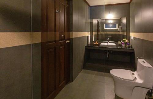 Redhills House | Emerald by Nature Resorts and Stays