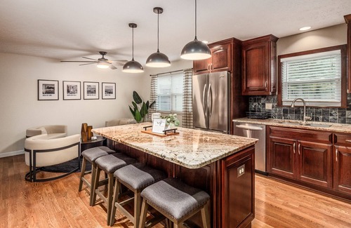 Dublin House | Emerald Escape-Charming 4-bedroom house in Dublin, Ohio