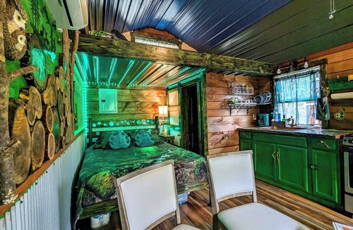 Pittsburg Cabin | Emerald Forest ~ Magical forest themed cabin in Daniel Boone Forest along river!