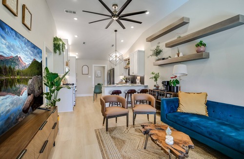 Georgetown House | Emerald Gem - In Downtown Georgetown