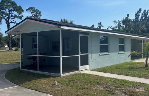 Englewood Cottage | Emerald Palms Unit 2