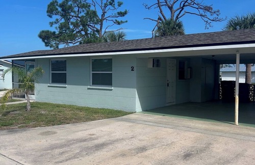 Englewood Cottage | Emerald Palms Unit 2