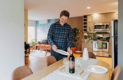Minor House | Emerald Sahalee, the Pacific Northwest Experience. Walk Score 99 & AC
