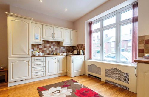 Caister-on-Sea Apartment | Emerald Spacious apartment near the Sea