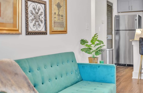 Cumberland Apartment | Emerald Suite near Truist Park/Free Parking