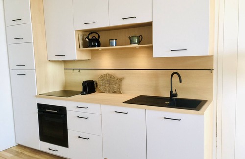 Cancale Apartment | Emeraude Appart. 100% renovated, front row seat to Mont St-Michel Bay