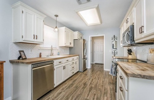 Canyon House | Emery’s Place GAME ROOM, 4BD 2BR near Palo Duro Canyon