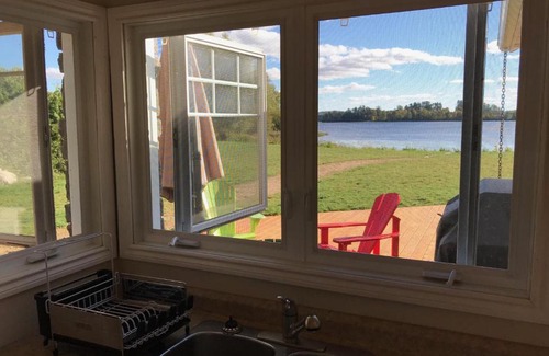 Barry's Bay Villa | Emilia's Return - 5 Acre Waterfront Estate w/Dock