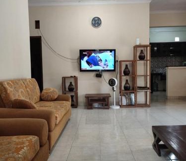 Sewon House | Emir Homestay