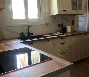 Sourpi House | Emmeleia's