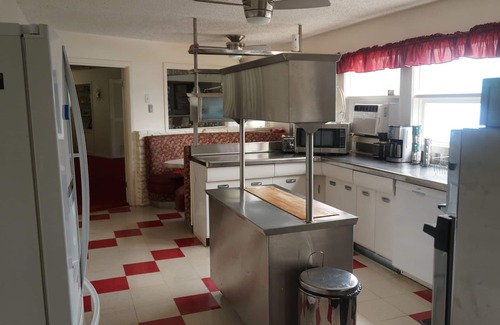 Abilene House | Empty Nest 50s retro home
