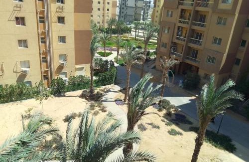 Shurtah al-Dakhlah Apartment | Empty room without furniture in an apartment