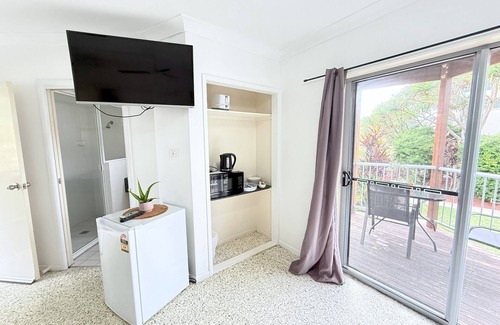 Emu Park Hotel | Emu Park Beach Resort