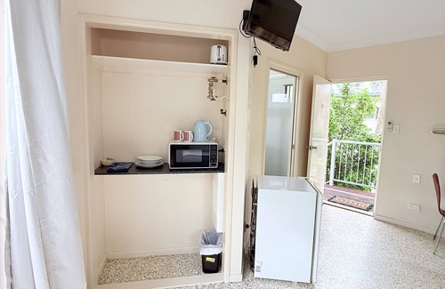 Emu Park Hotel | Emu Park Beach Resort