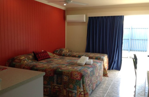 Emu Park Hotel | Emu Park Motel