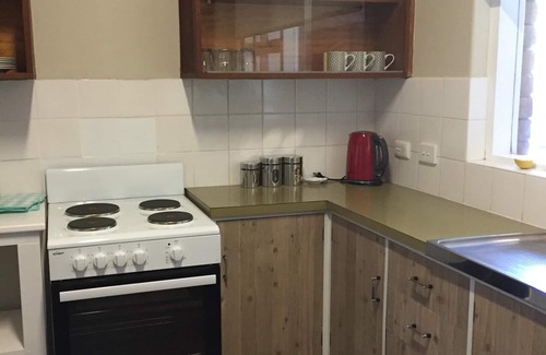 Emu Point House | Emu Point Beach Cottages: Cockleshell Cottage-pet friendly accommodation