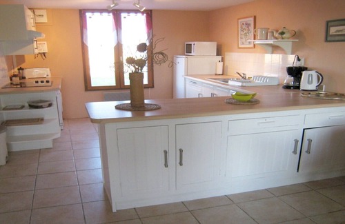 Labastide-d'Anjou Cottage | En Rouger, Le Coquelicot gîte (2 bedrooms, air conditioned, heated pool, sauna)