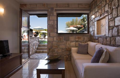 Assos-Lechaio Apartment | Enalio Suites