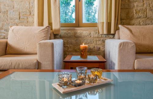Kiparissia House | Enastron Villas